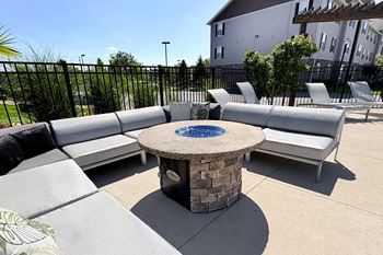 Gas fire pit